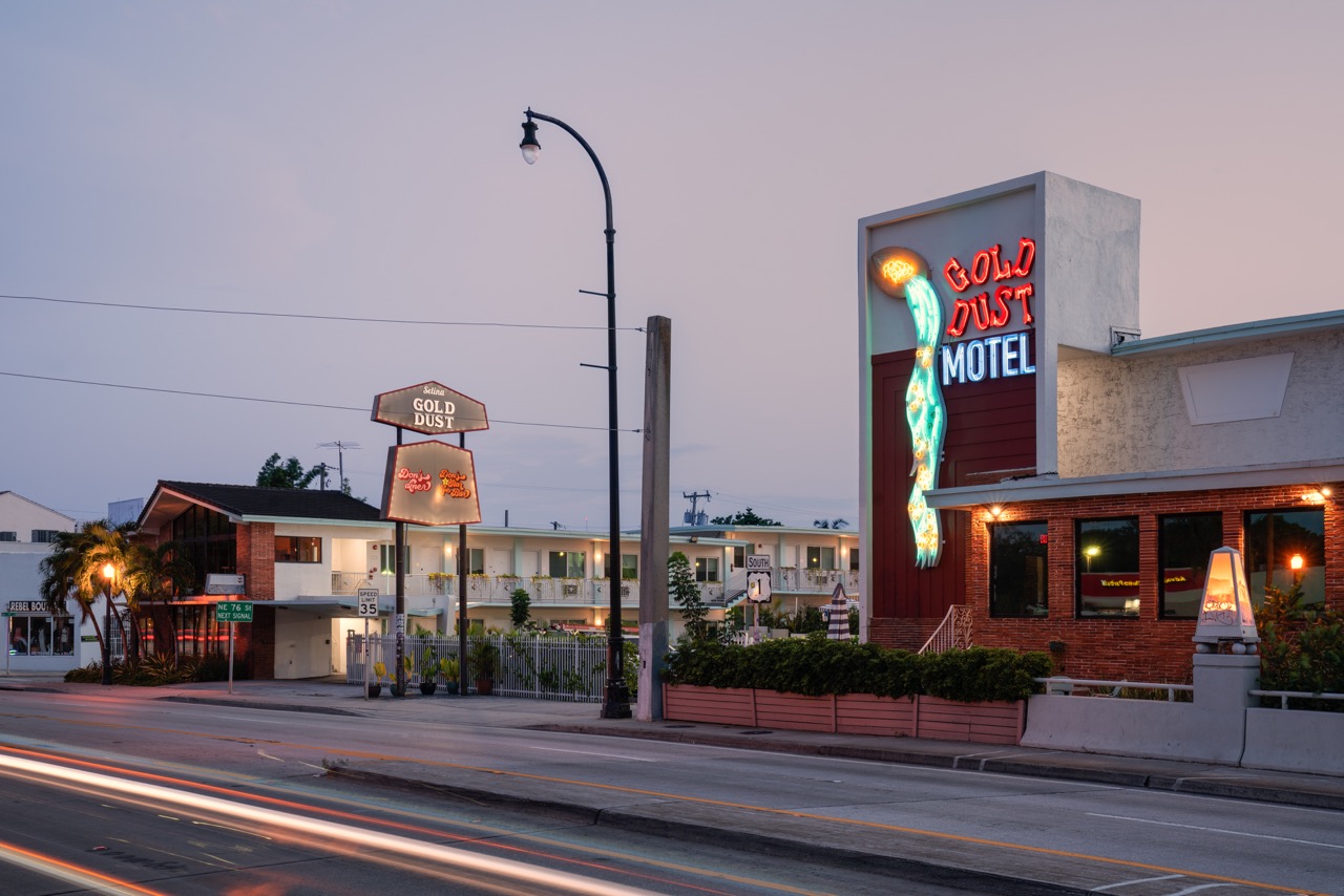 alcova miami at the gold dust motel