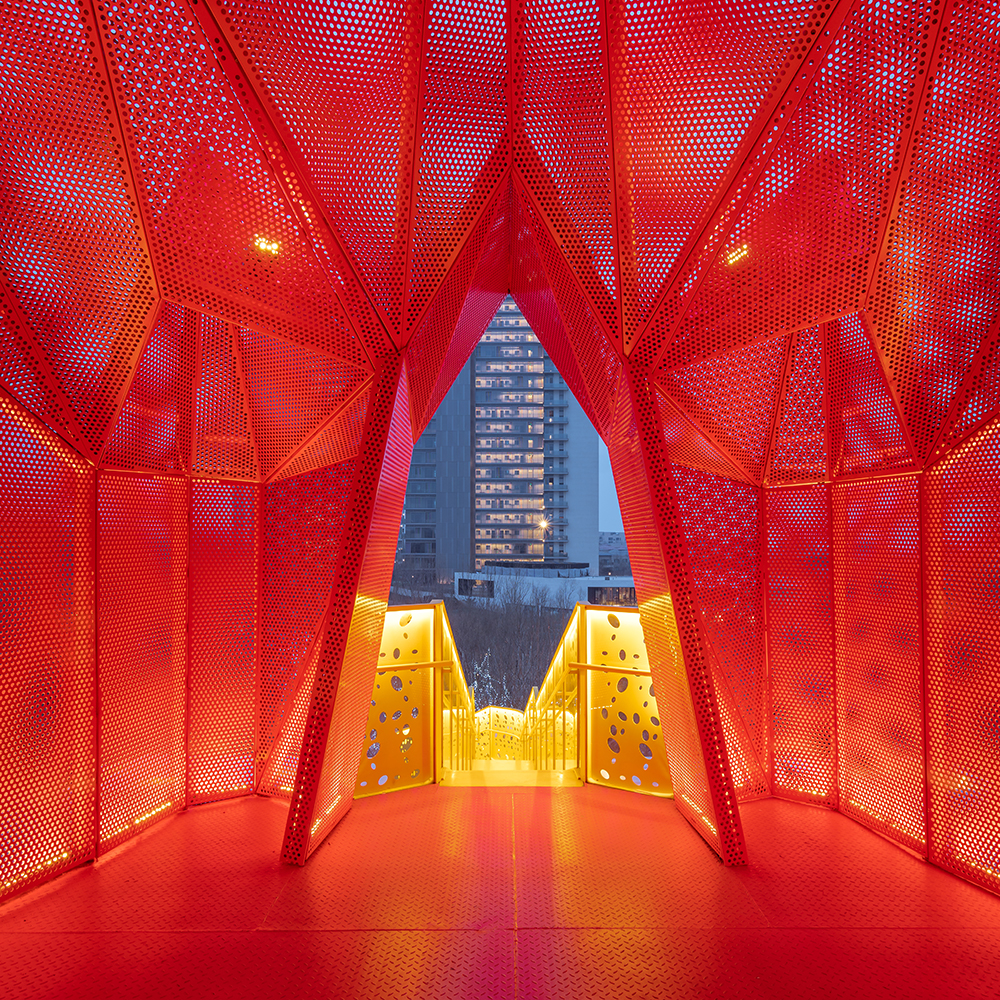 COURTESY OF CREARAR IMAGES