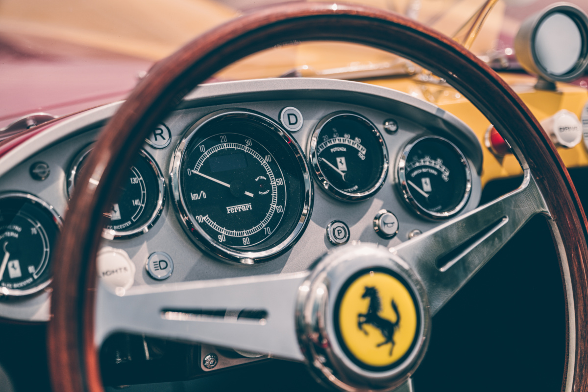 testa rossa j classic dials