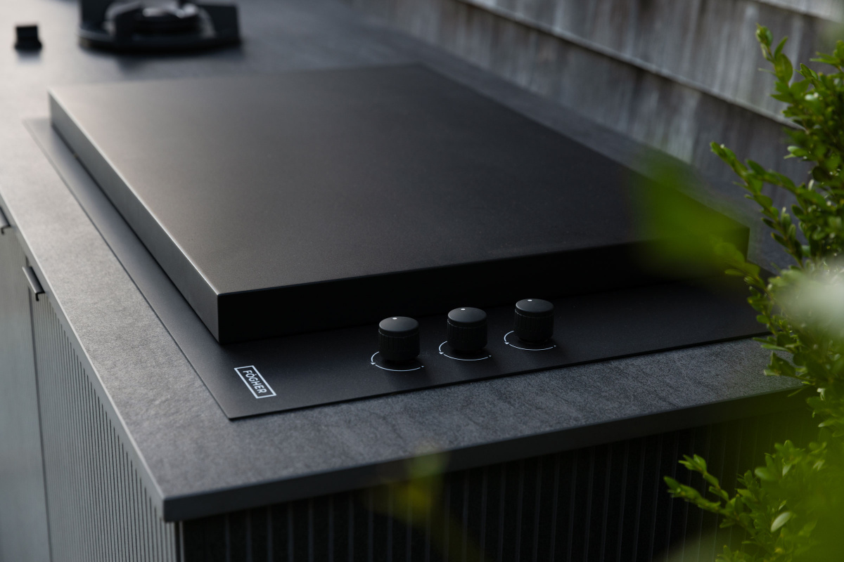 KBIS-cosentino-Urban-Bonfire-x-Dekton.4