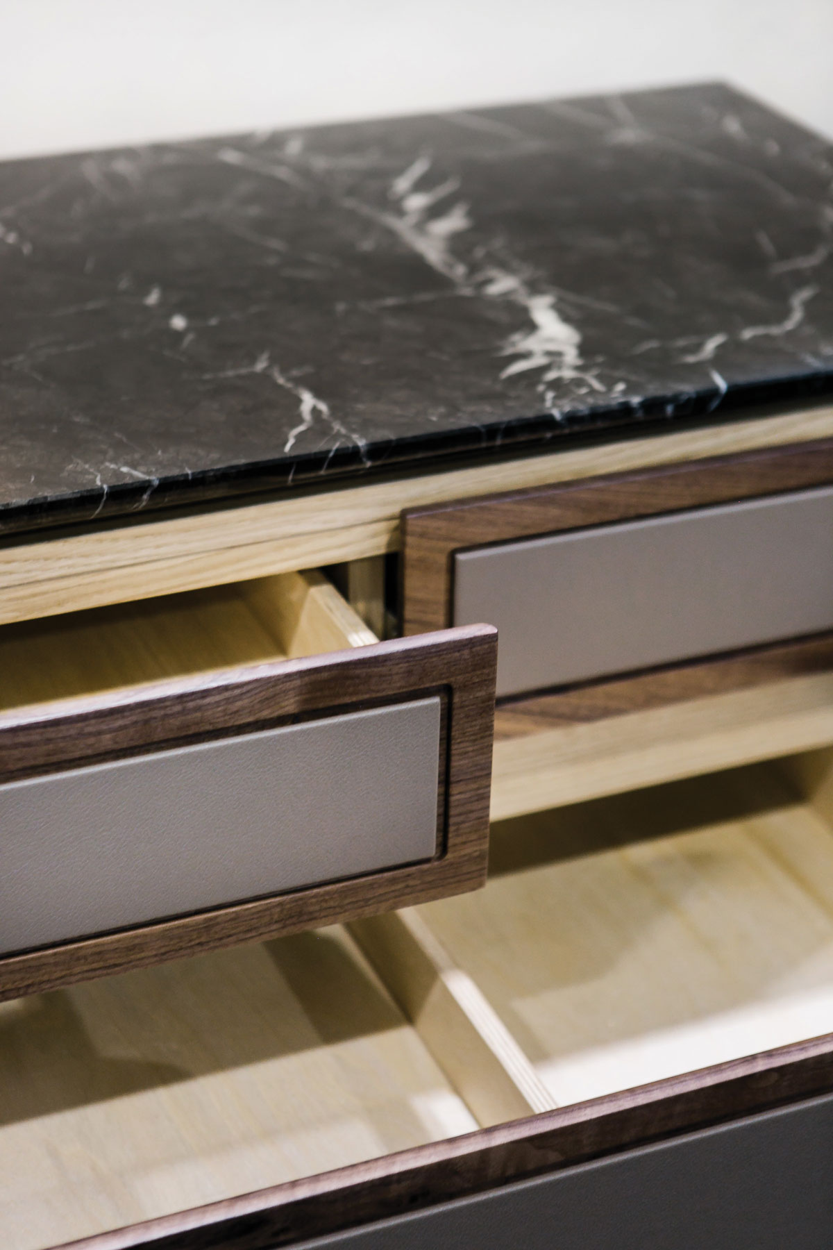 2K1M fai collection bench