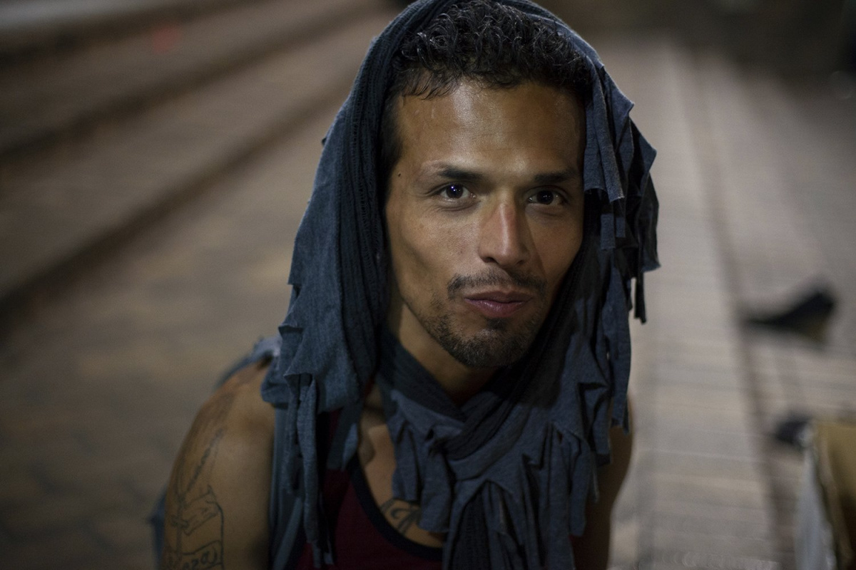 Gary Let Her Monica Nouwens 03