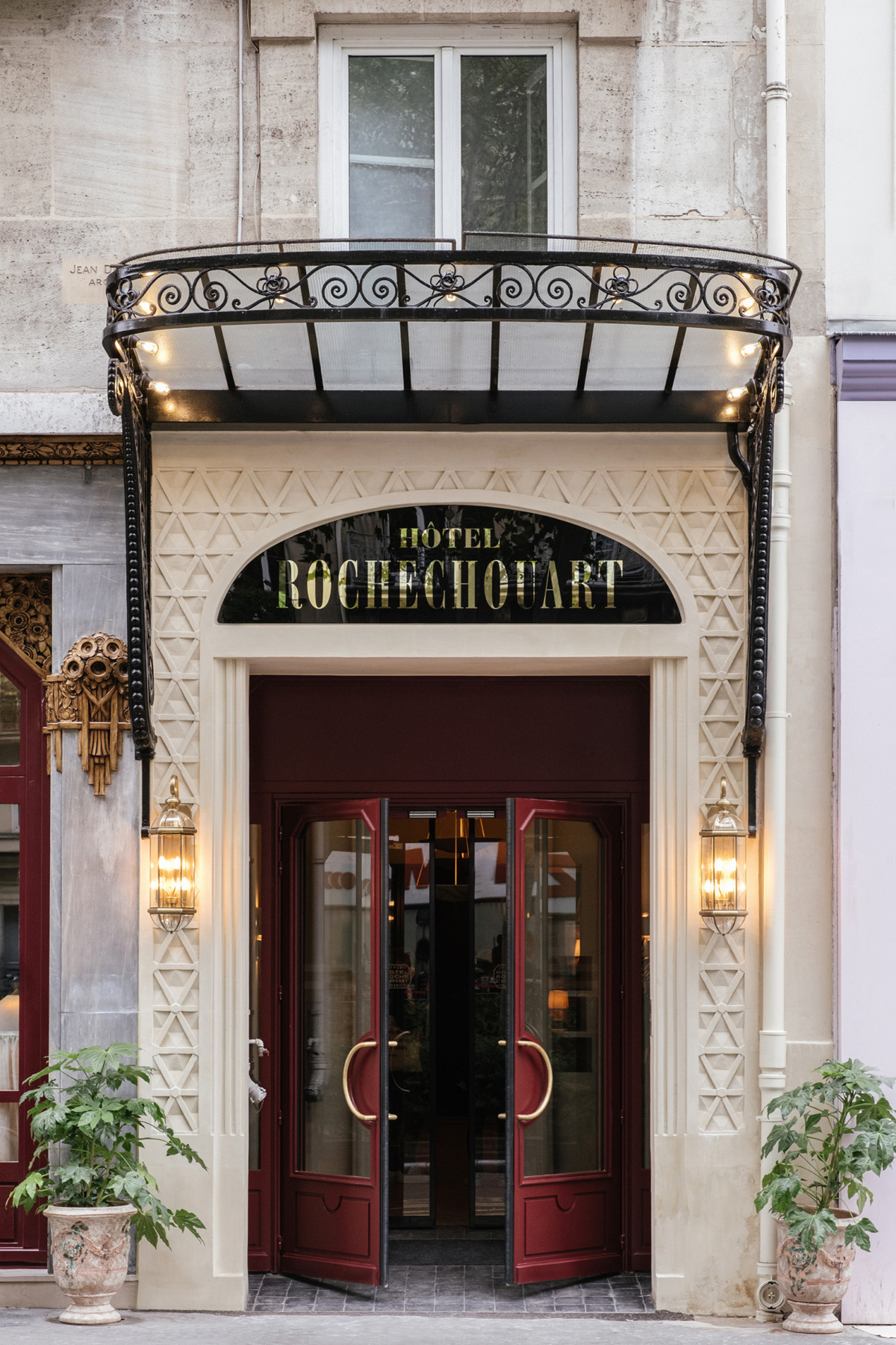 hotel rochechoart entrance