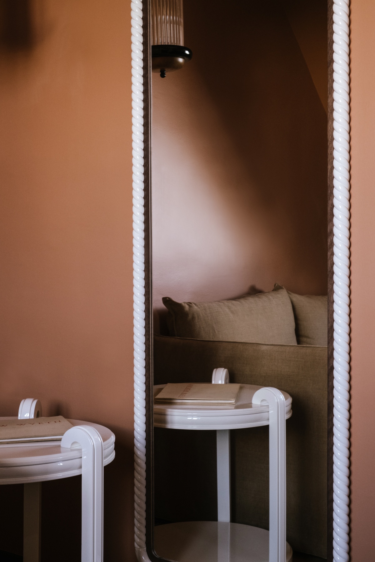 hotel rochechouart bedroom 02