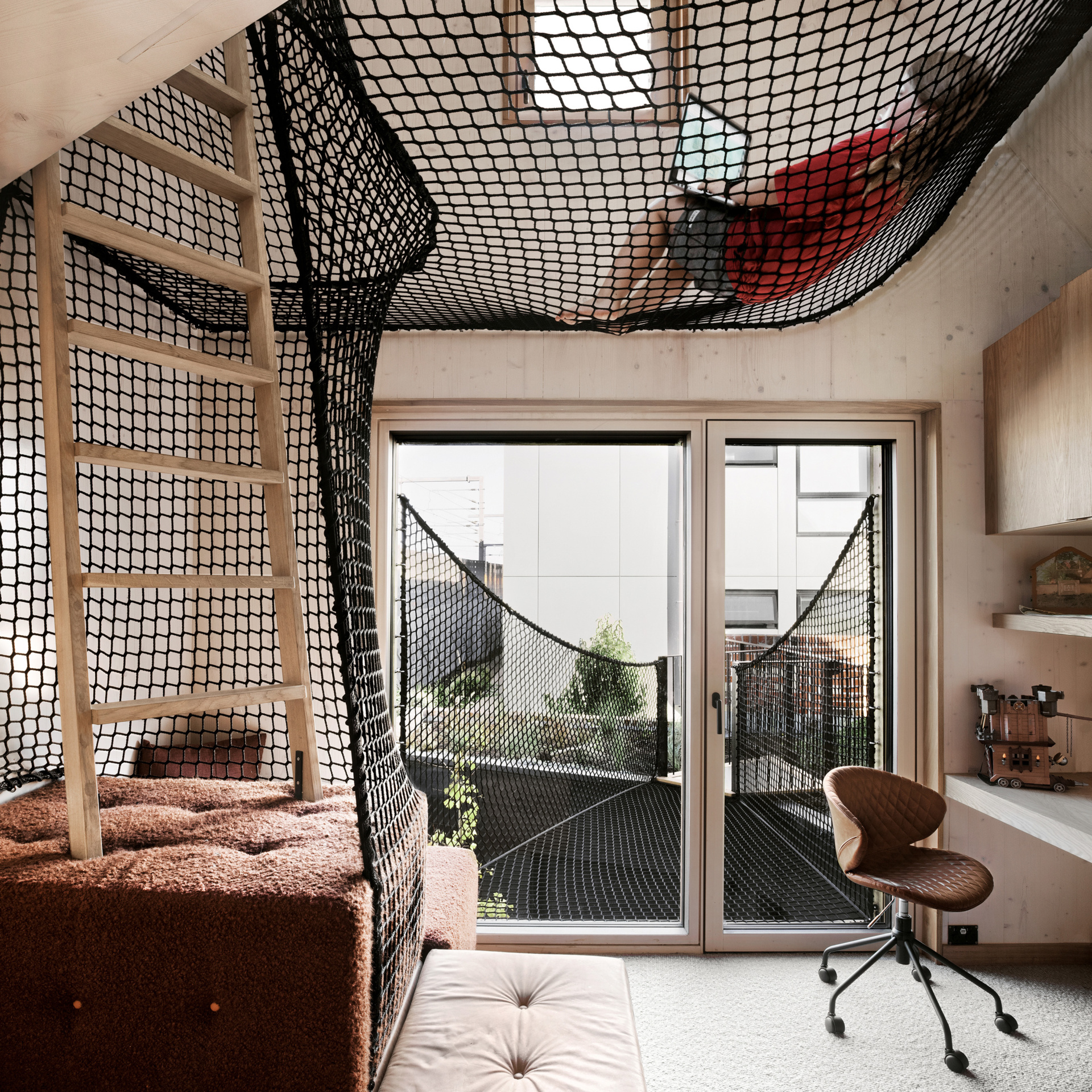 leon's room hutt house