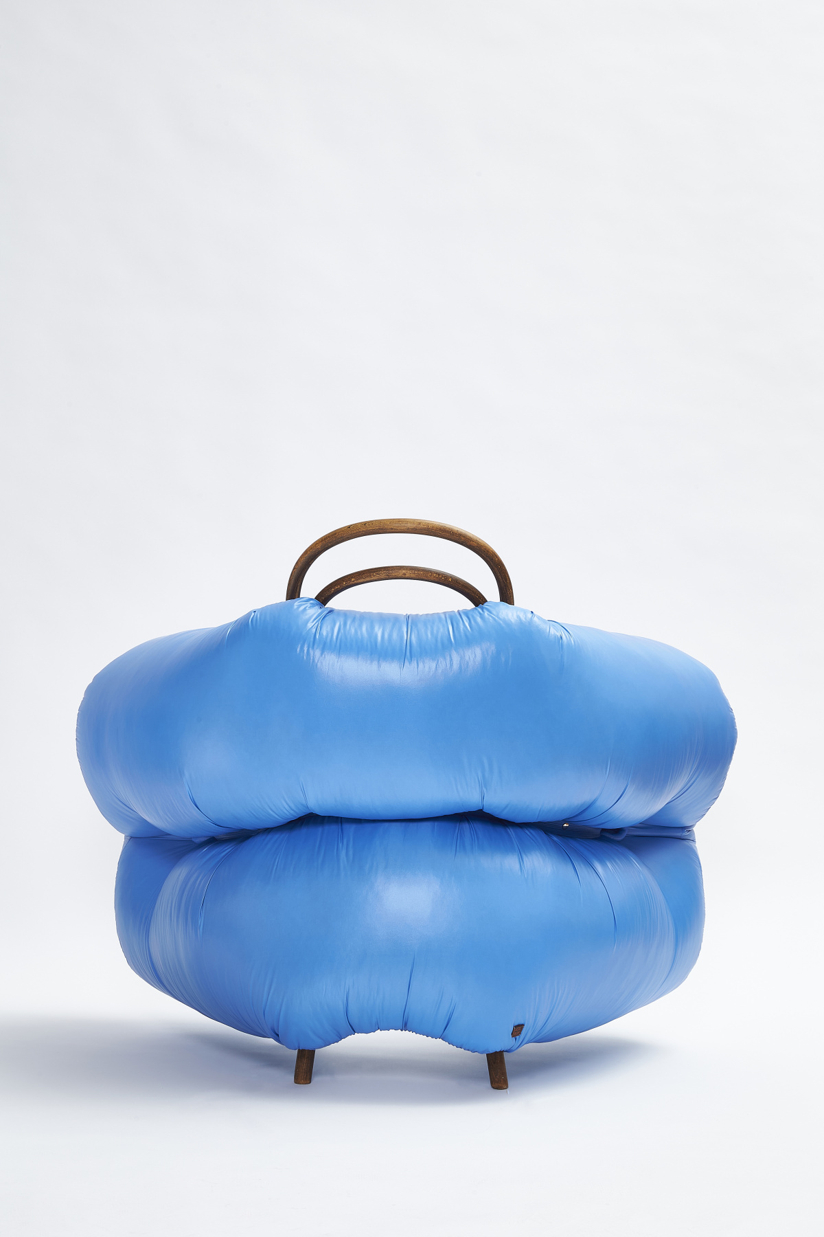 charlotte kingsnorth puff around mundus 02