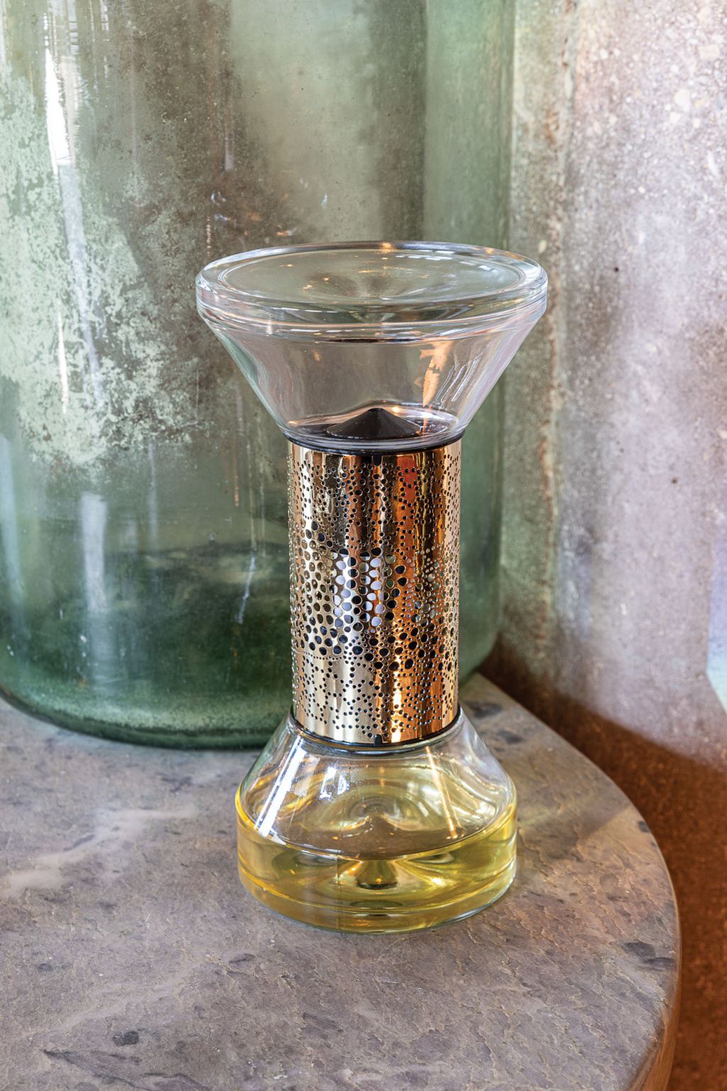 sixtysix mag 34 Boulevard Saint Germaine Hourglass Diffuser 2.0 diptyque