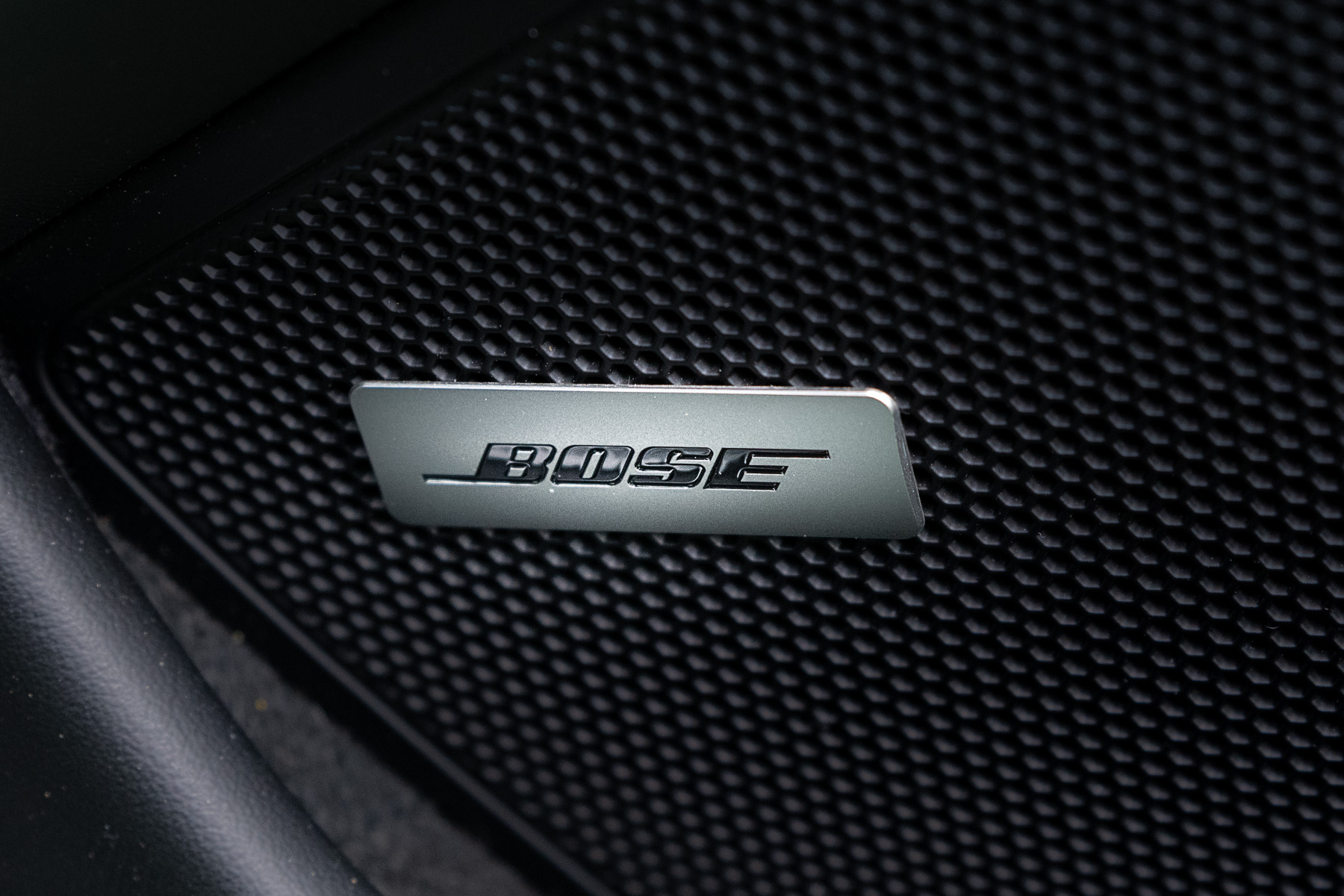 sixtysix mag bose automotive porsche speaker
