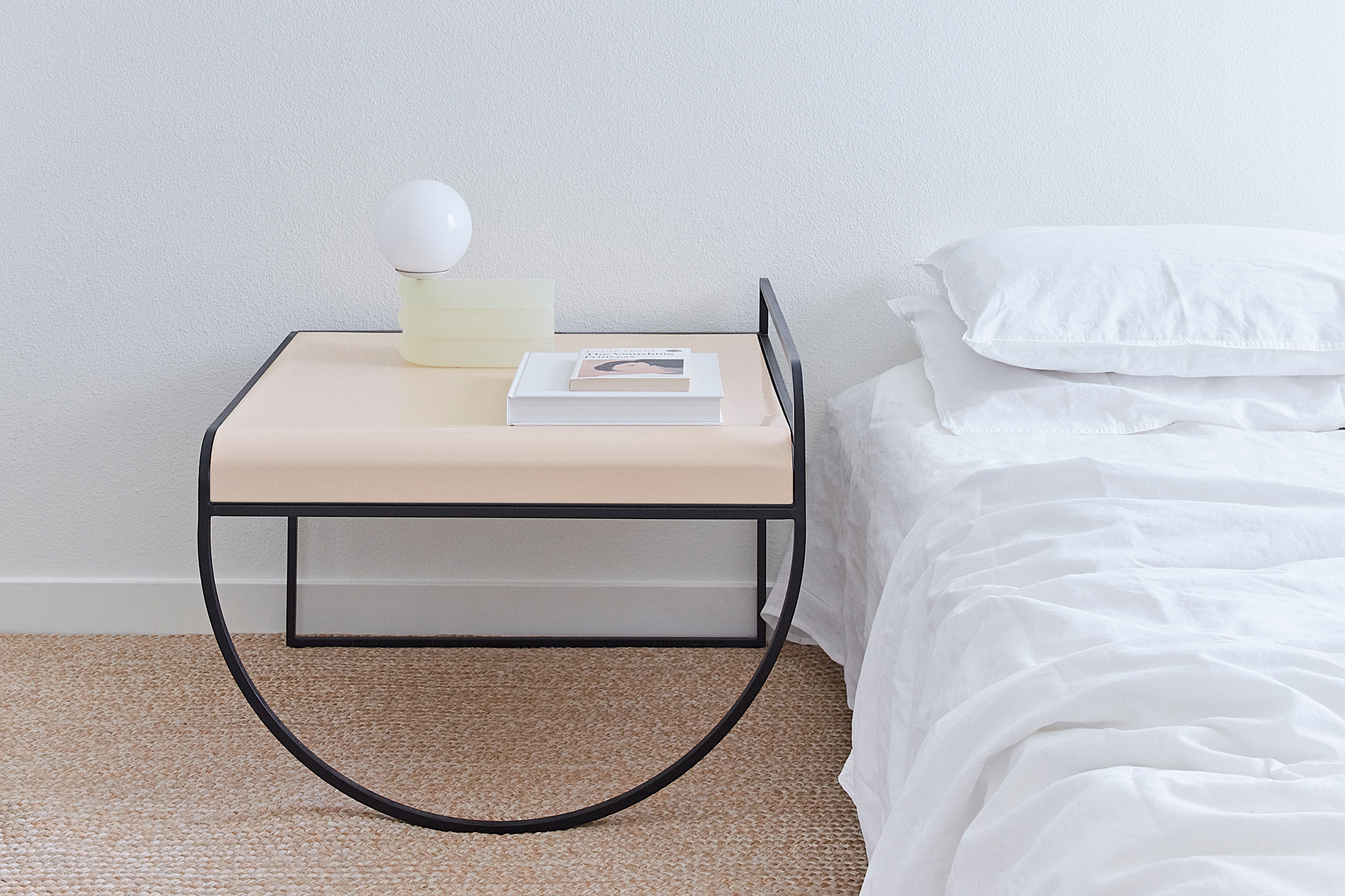 soft-geometry-elio-lamp-small-aloe-photo-yanic-friedman-sixtysix-magazine-03