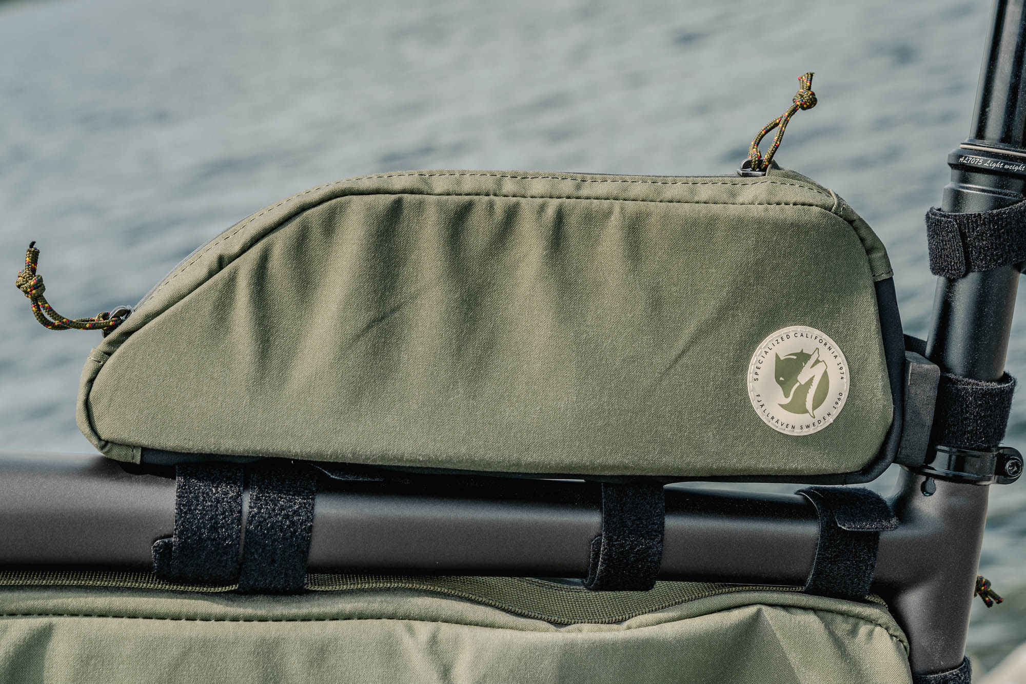 specialized/fjallraven bags on the road 01