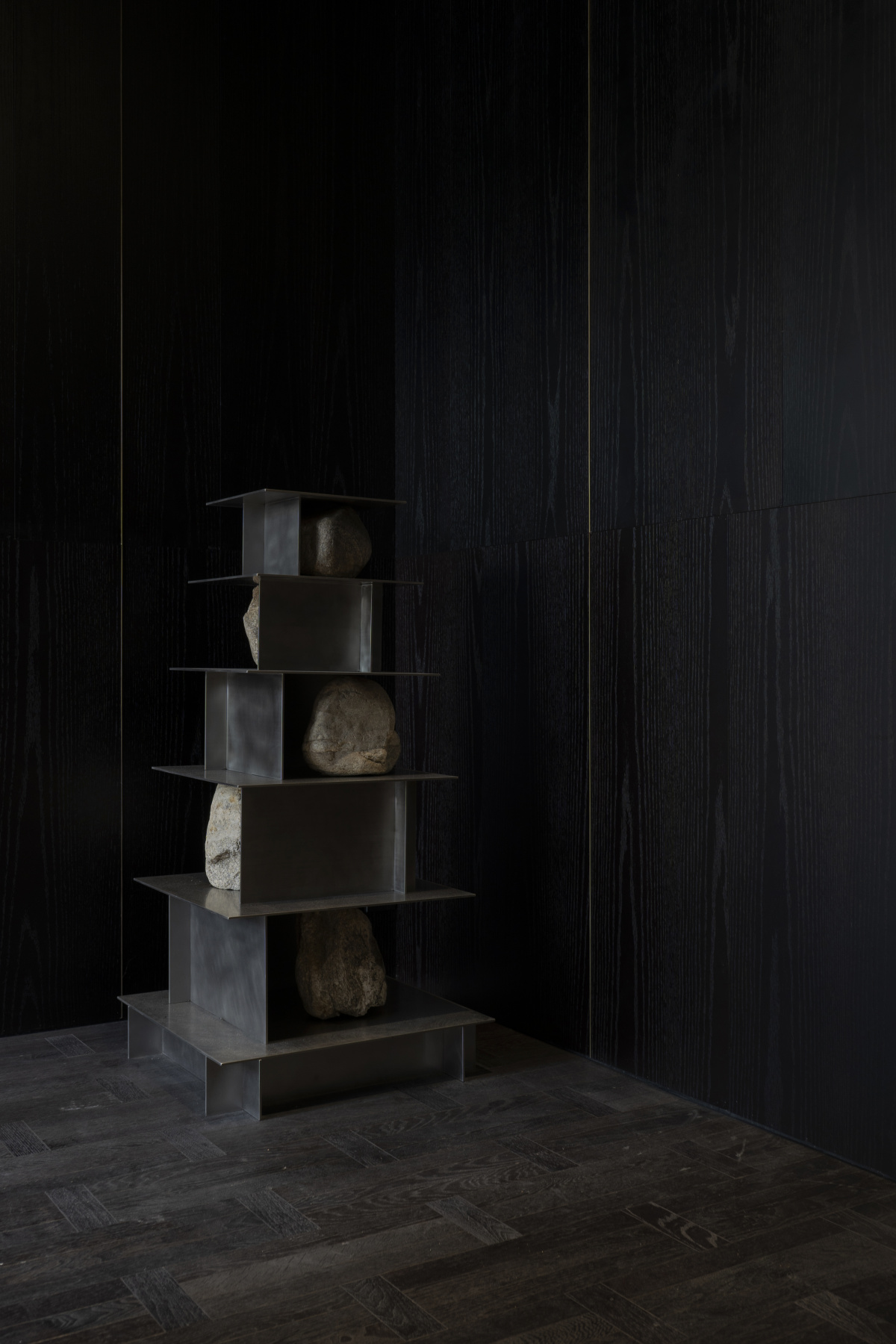 Sisan Lee stone pagoda 5 level